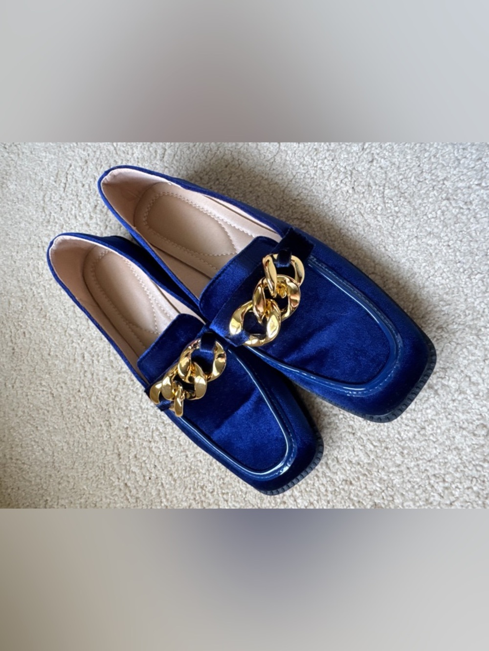 Chain-Detail Velvet Loafers in Navy Blue